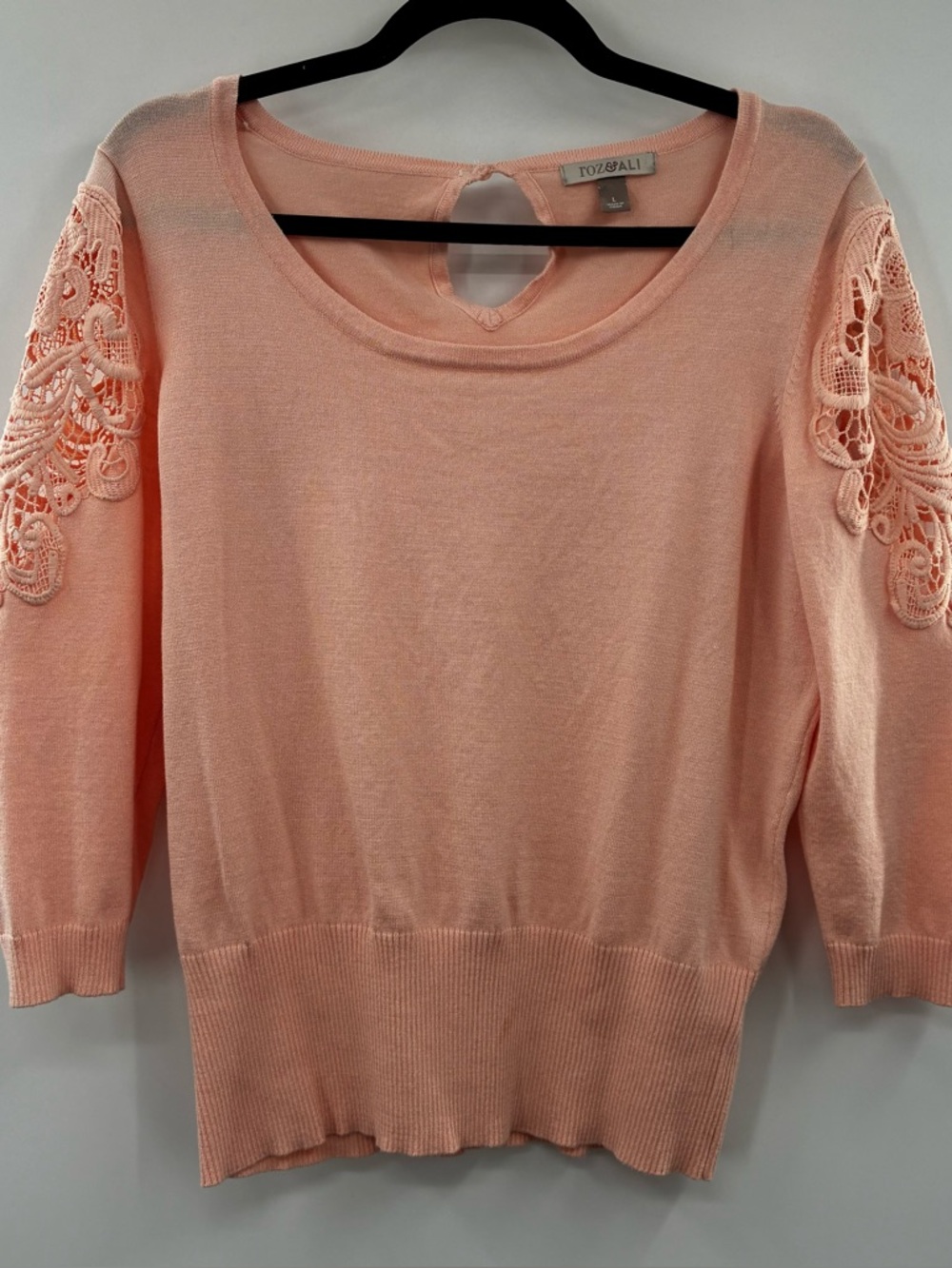 3for$20 Roz & Ali Light Peach Crewneck Sweater size Large